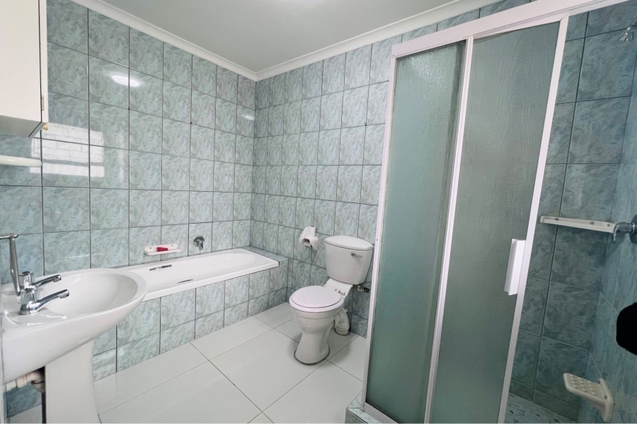 To Let 2 Bedroom Property for Rent in Plattekloof Western Cape